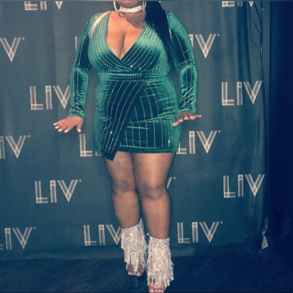 Gently Used, Emerald Green Mini Dress With Rhinestone Pin Stripe Size Large